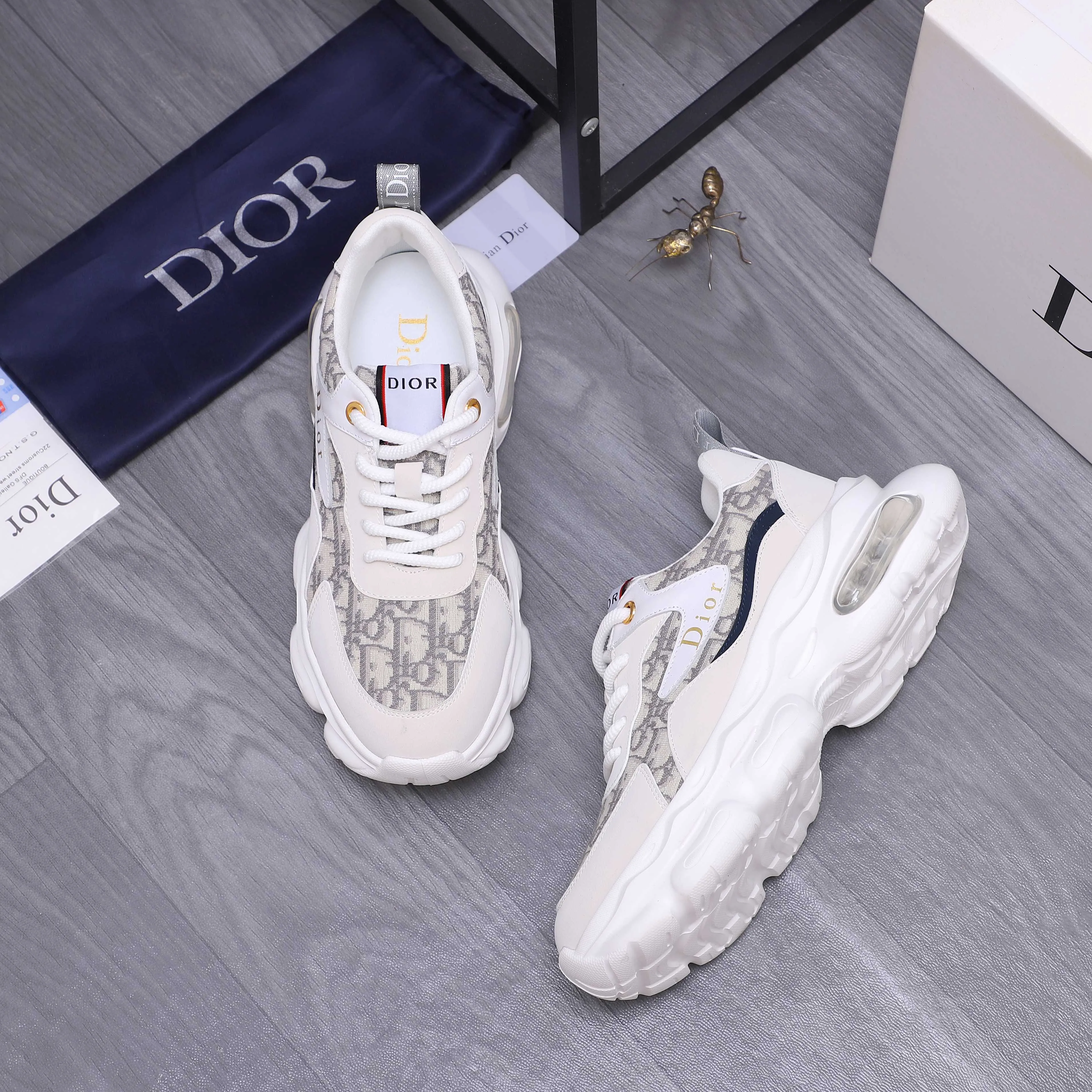 Men's shoes 💰p460 Product trademark: Dior "Dior" casual lace-up men's shoes Regular size: 38-44 Product materials: Selected classic woven pattern stitching cowhide upper, breathable mesh lining, cowhide insole, rubber outsole